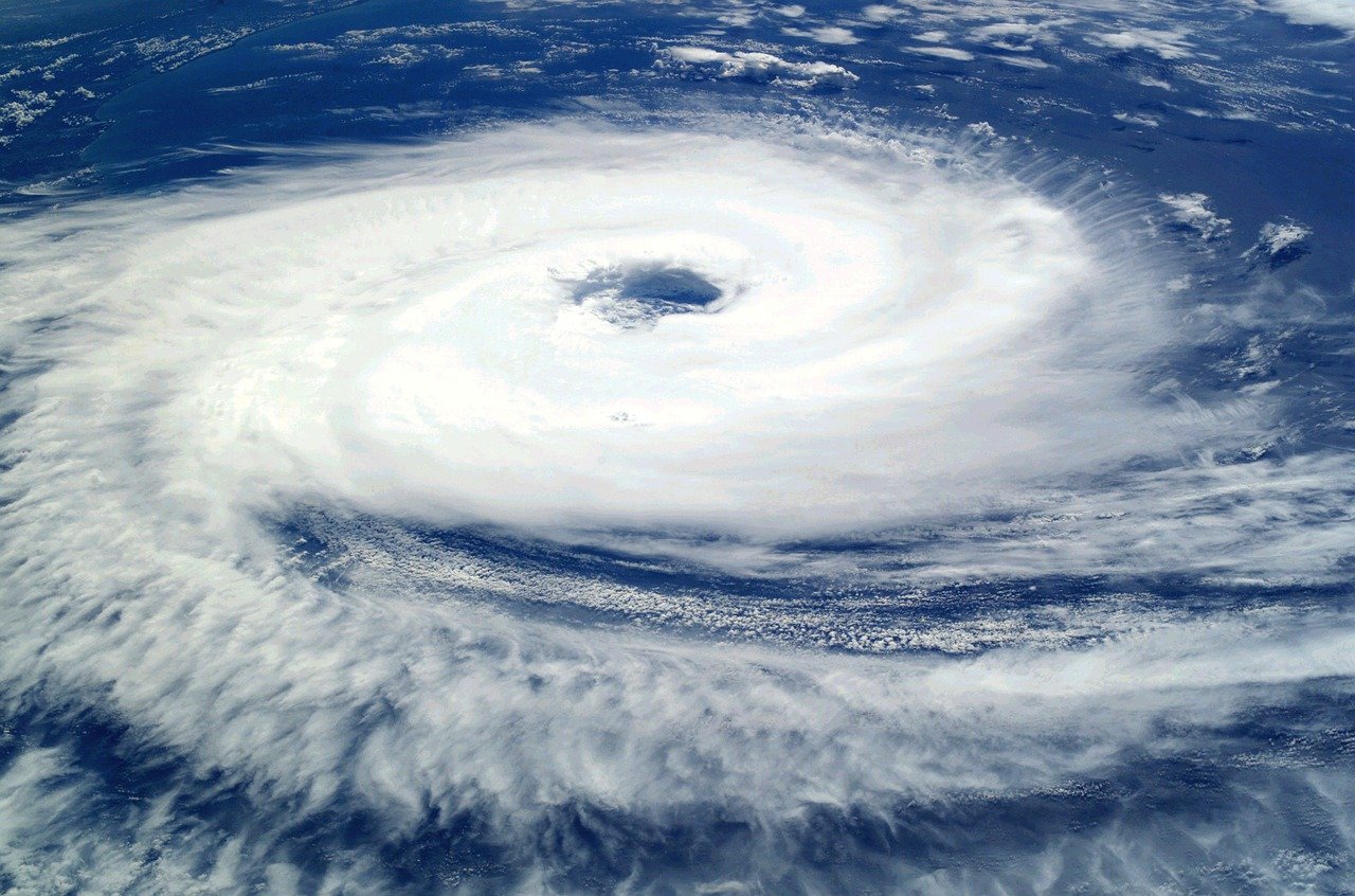 台風の気象写真